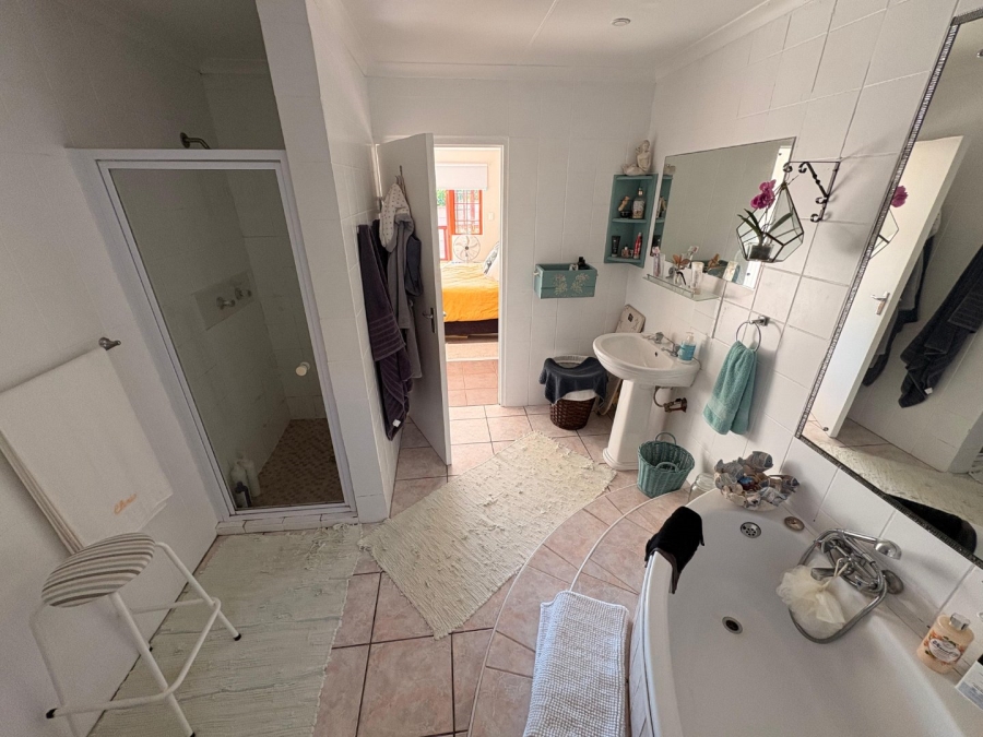 4 Bedroom Property for Sale in Fraaiuitsig Western Cape